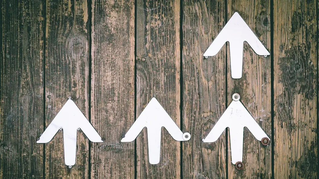 随着贝莱德ETF希望比特币飙升，Coinbase和比特币矿商扩大涨幅