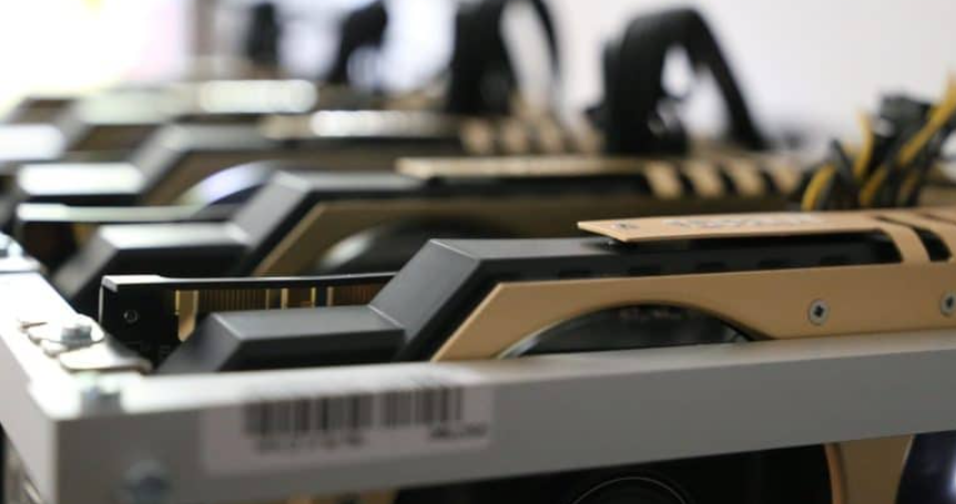 加密货币挖矿盈利飙升,矿工日收入创纪录3200万美元插图 加密货币挖矿盈利飙升,矿工日收入创纪录3200万美元