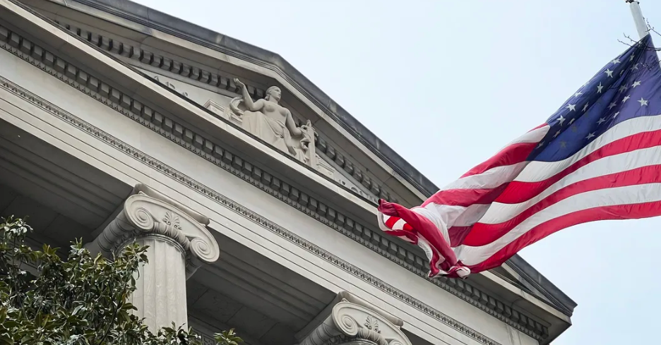 SafeMoon高管因欺诈调查被DOJ逮捕,并受到SEC指控插图 SafeMoon高管因欺诈调查被DOJ逮捕,并受到SEC指控