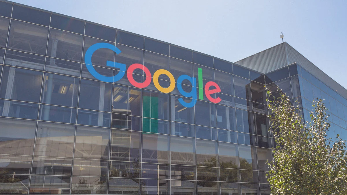 谷歌在1月份现货比特币ETF预期中更新了加密货币广告政策插图 谷歌在1月份现货比特币ETF预期中更新了加密货币广告政策