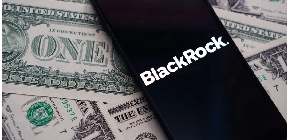 贝莱德在比特币ETF预计推出前做出重大调整插图 贝莱德在比特币ETF预计推出前做出重大调整