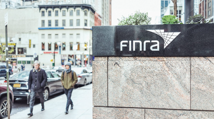 FINRA表示其审查的加密货币通信中70%违反了规定插图 FINRA表示其审查的加密货币通信中70%违反了规定