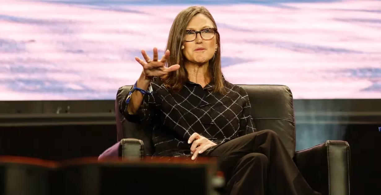 Cathie Wood的ARK抛售9000万美元Coinbase股票插图 Cathie Wood的ARK抛售9000万美元Coinbase股票