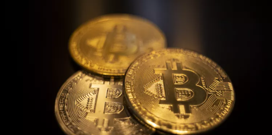 美联储降息前，比特币价格一度突破76000美元大关