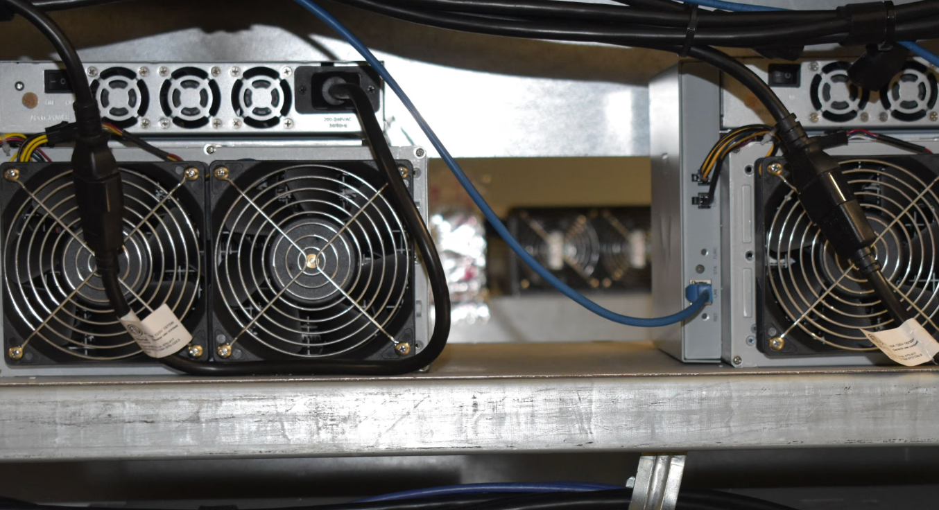 Auratine完成1.53亿美元C轮融资,用于比特币挖矿和AI数据中心网络插图 Auratine完成1.53亿美元C轮融资,用于比特币挖矿和AI数据中心网络